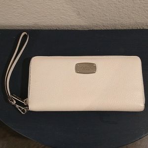 Michael Kors Jet Set Travel Wristlet